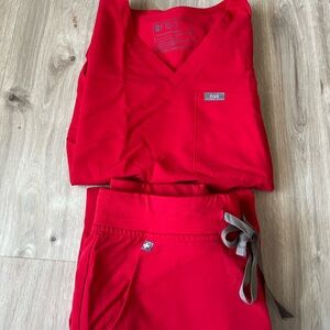 Figs Pop Red Scrub Set